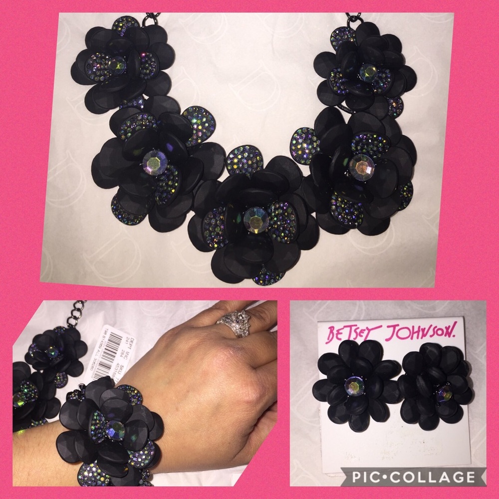 Betsey Johnson large black flower set
